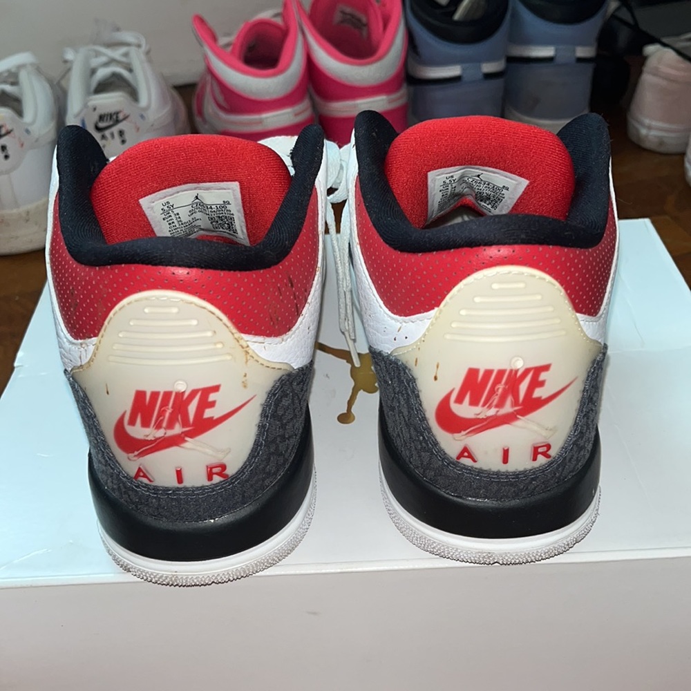 ๐ WHITE CEMENT 3โs ๐ SIZE 5.5Y - Picture 4 of 8